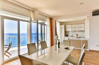 Апартаменты Sky Fort Apartments Добра-Вода Апартаменты с 4 спальнями и видом на море-5