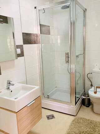 Апартаменты Sky Fort Apartments Добра-Вода Апартаменты с 3 спальнями-4