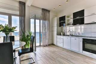 Апартаменты Sky Fort Apartments Добра-Вода Улучшенные апартаменты с 2 спальнями, балконом и видом на море-25