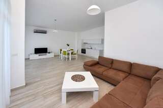 Апартаменты Sky Fort Apartments Добра-Вода Улучшенные апартаменты с 2 спальнями, балконом и видом на море-37